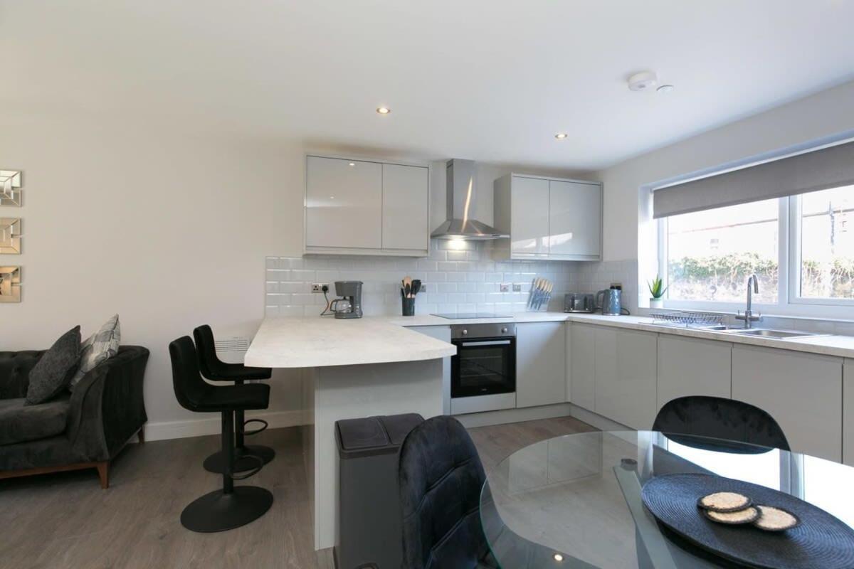 Stunning 2 Bedroom Apartment In Wallasey Exterior foto